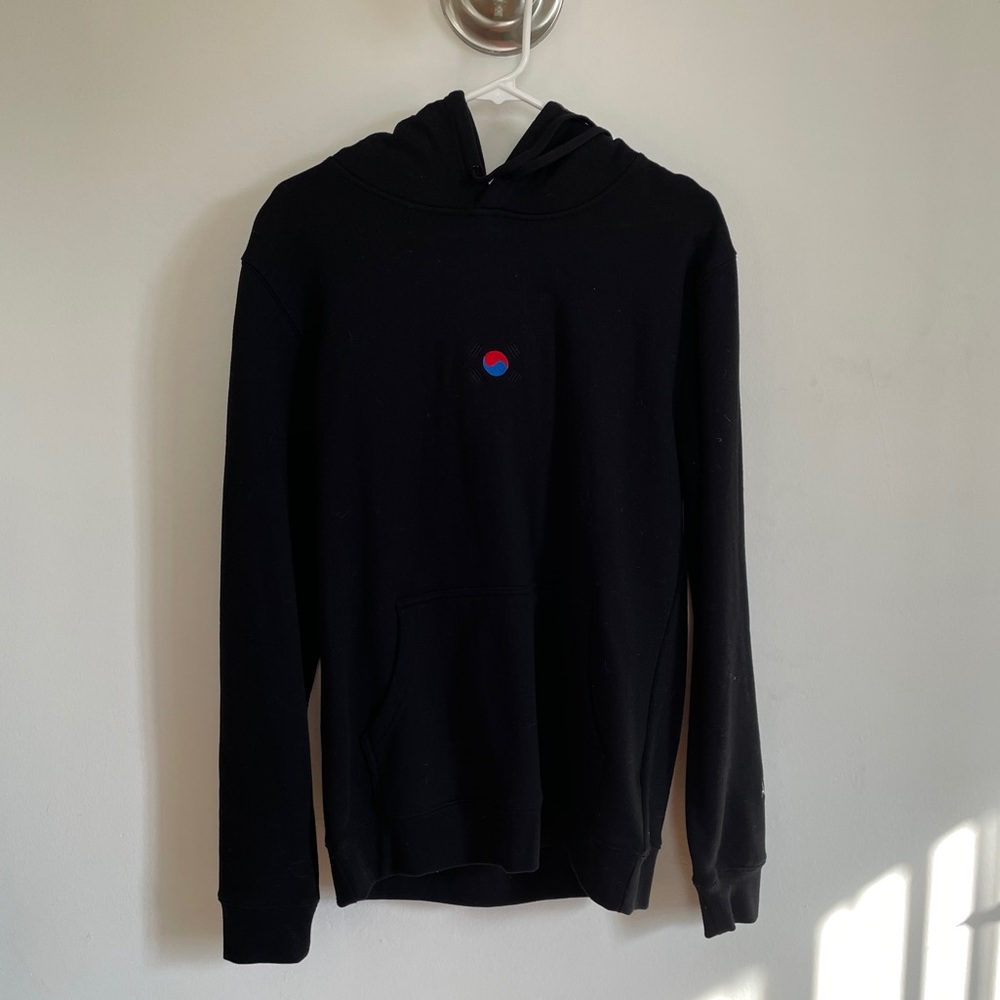 Black hoodie with korean flag. Unisex M